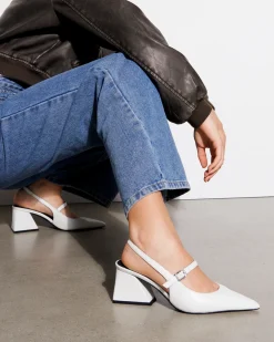 New Therapy Shoes Sharp Pump Smooth White