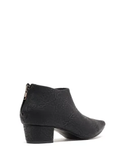 New Therapy Shoes Sparks *FINAL SALE* Black